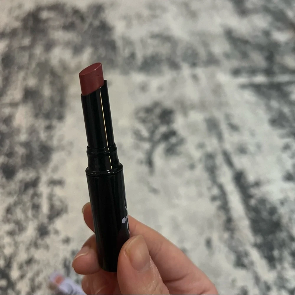 Saie Lip Blur Matte Blurring Lipstick modern June sale